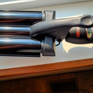 Amika Midnight Black Hair Styler